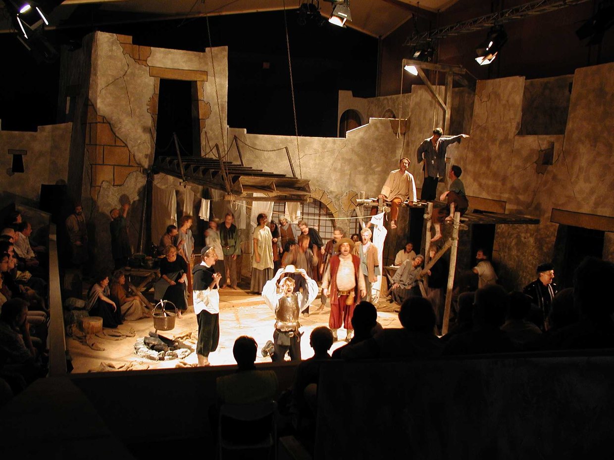 Première des Musicals Don Quixote im temporären Theater in Gais AR, 16. August 2002